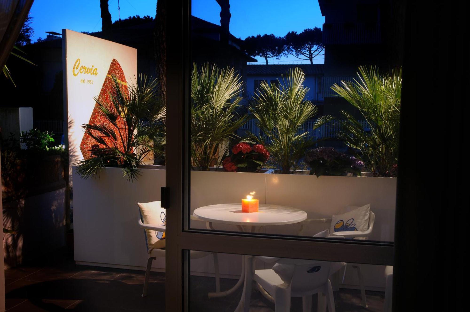 Hotel Eros Residence Cervia Buitenkant foto