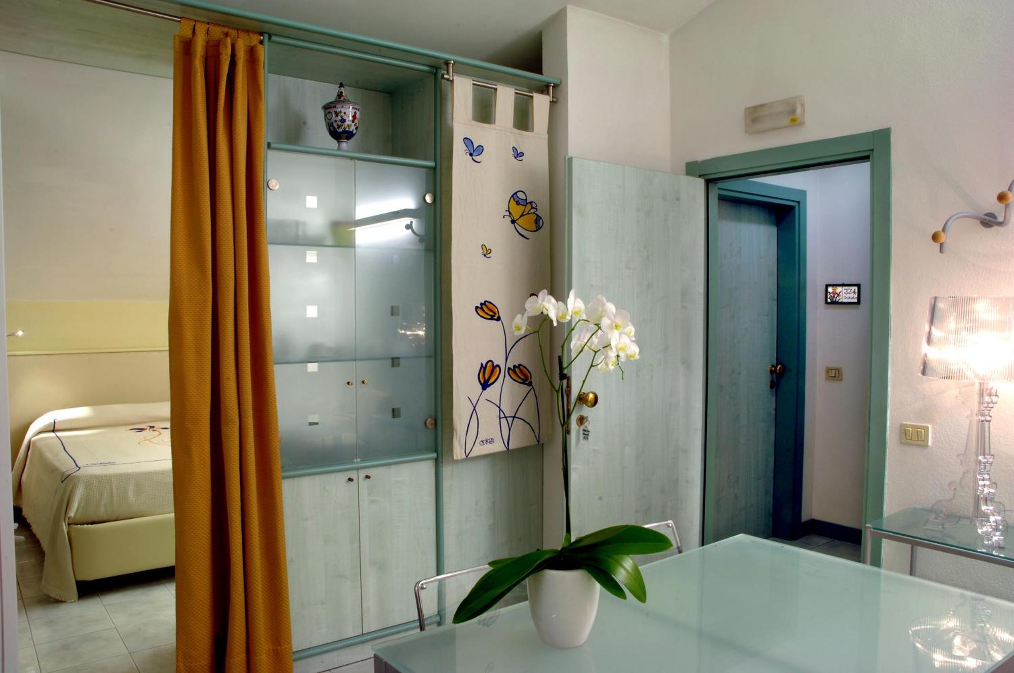 Hotel Eros Residence Cervia Buitenkant foto