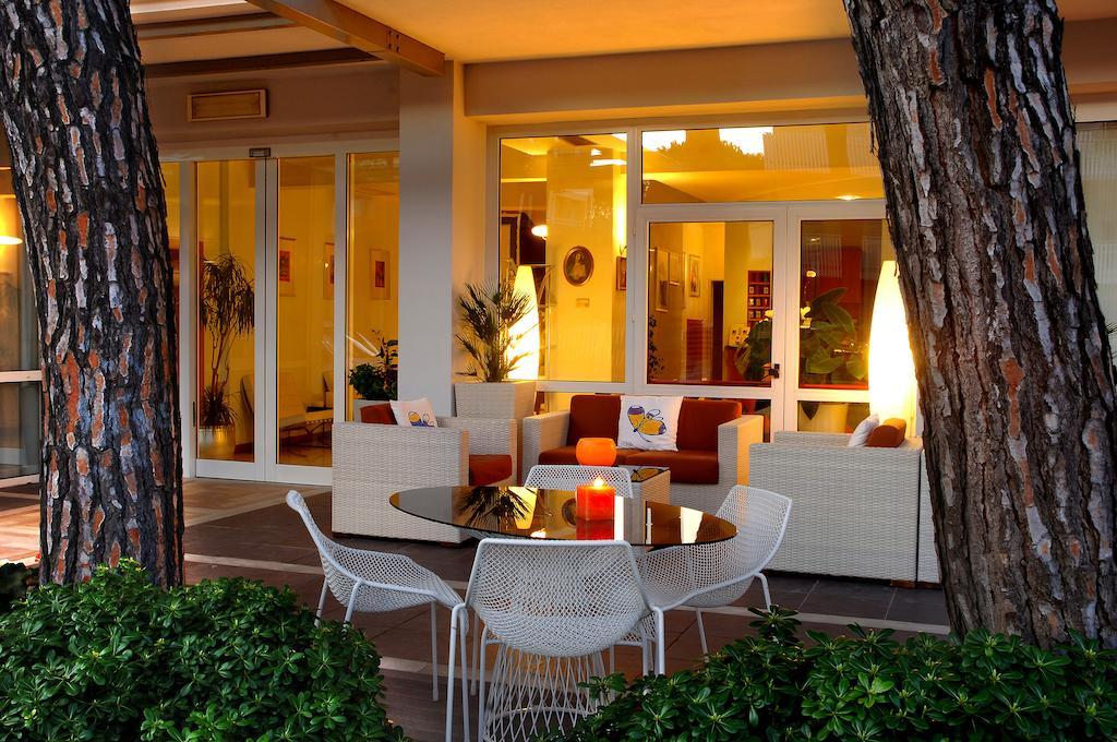 Hotel Eros Residence Cervia Buitenkant foto