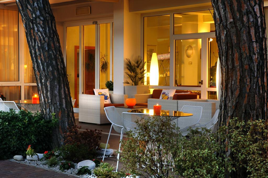 Hotel Eros Residence Cervia Buitenkant foto