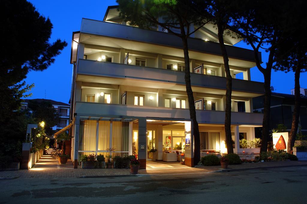 Hotel Eros Residence Cervia Buitenkant foto